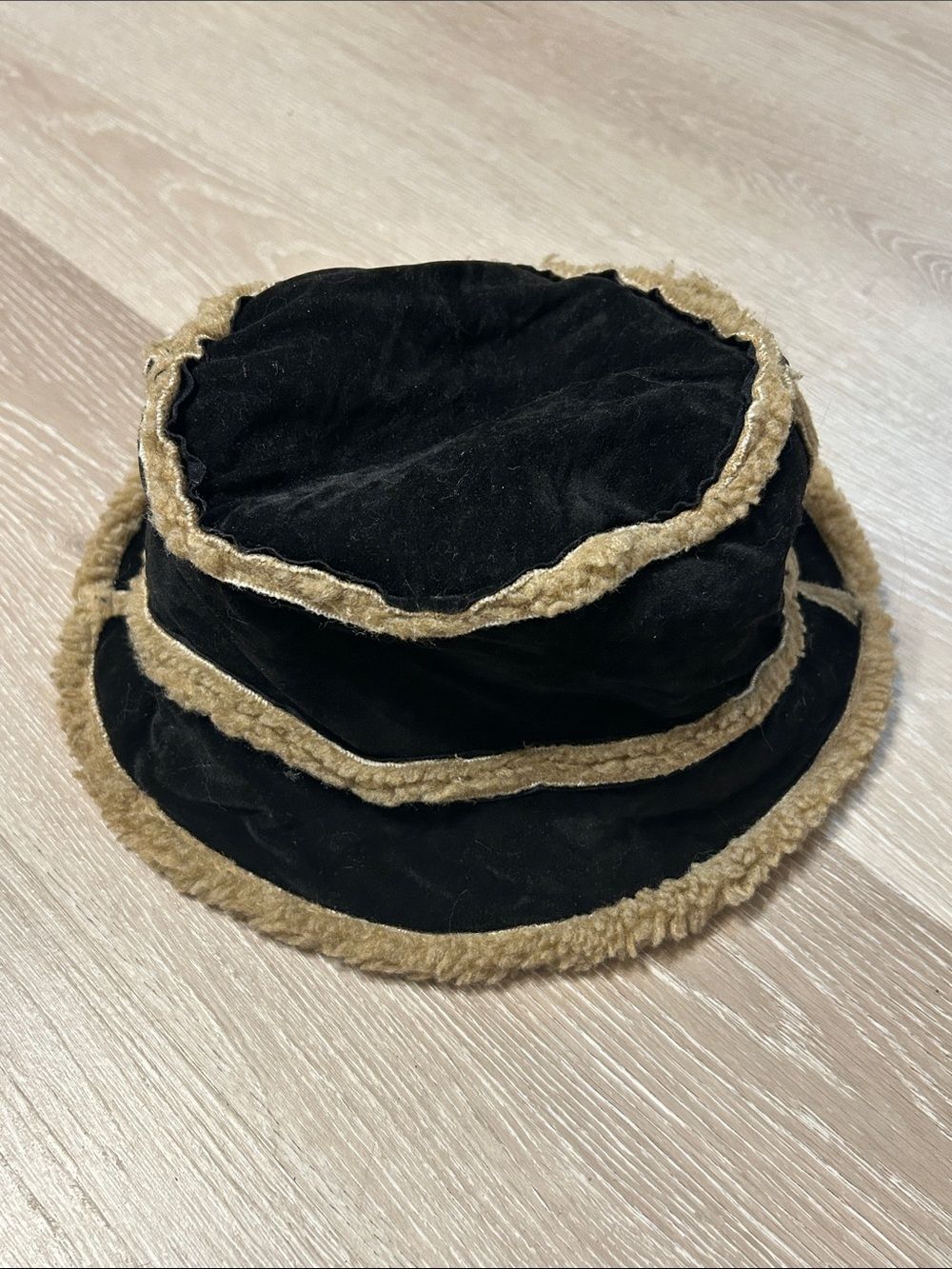 Black Bucket Hat with Tan Sherpa Trim
